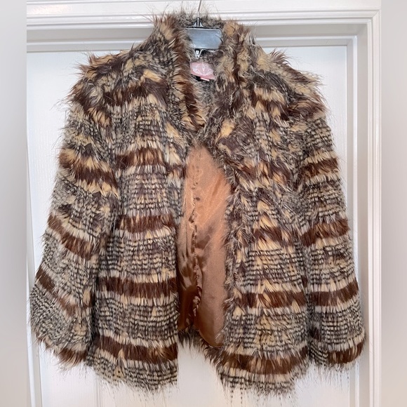 Romeo & Juliet Couture Jackets & Blazers - NWOT Romeo and Juliet faux fur long sleeve jacket size XLarge- brown stripe